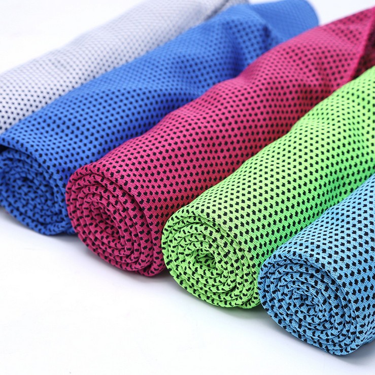 (MAINANKYU) HANDUK DINGIN OLAHRAGA ZIP/SPORT COOLING TOWEL