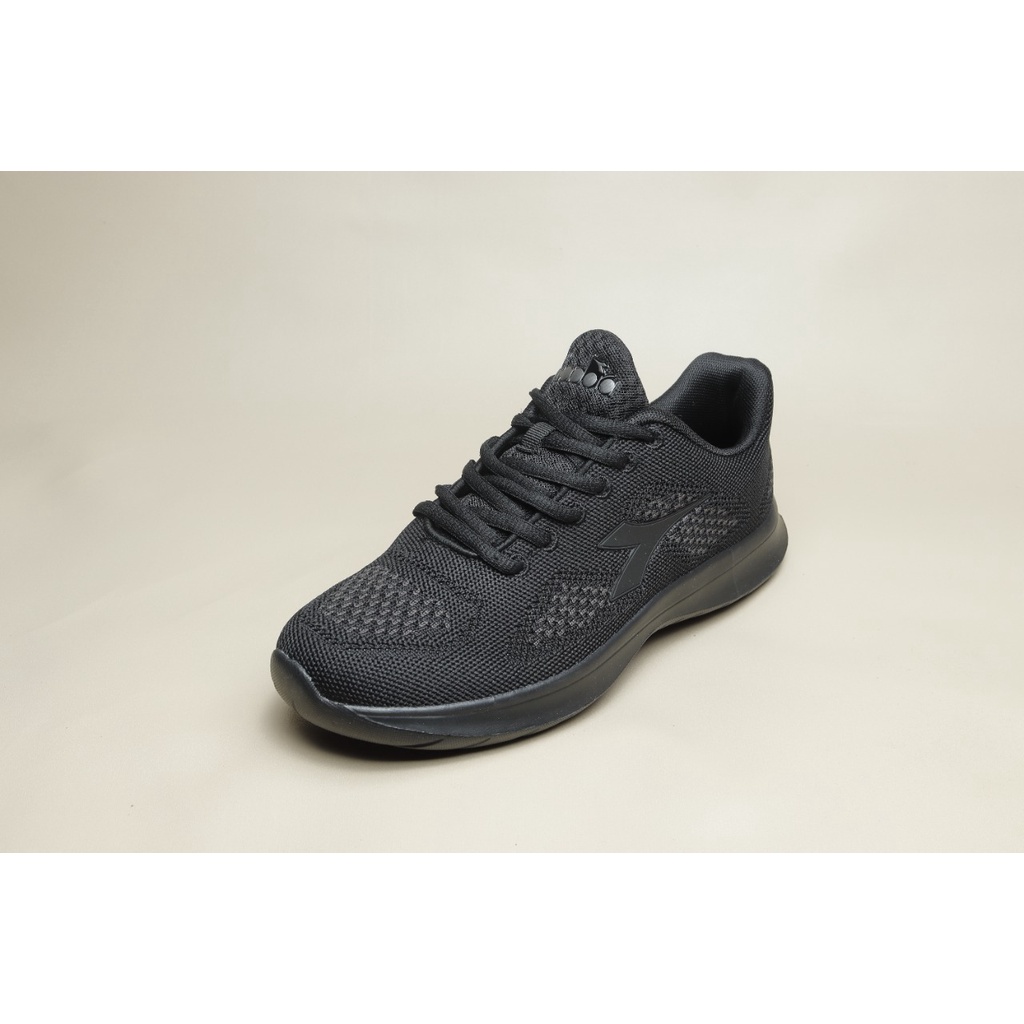 Sepatu sneakers Pria DIADORA JURO DIAXFO901MB mono black ORIGINAL