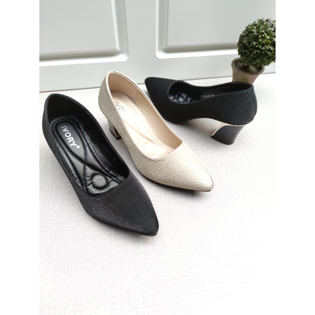 Ivory Sepatu Heels Wanita Kerja 11749-Y1