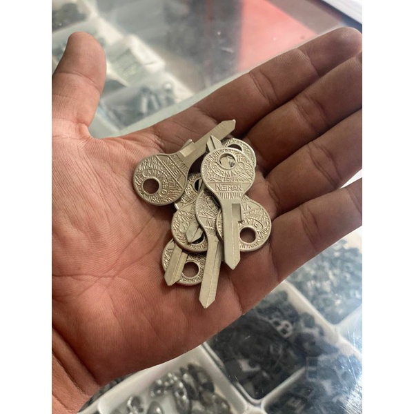 Anak kunci vespa NEIMAN blank
