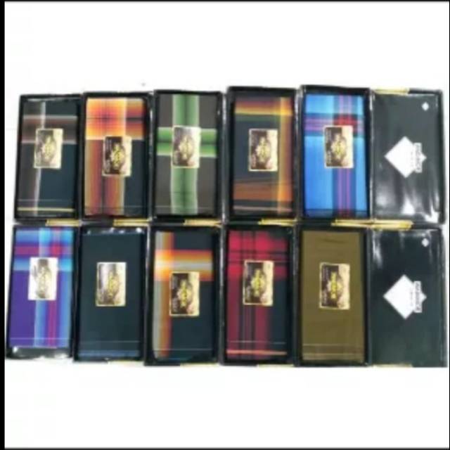 Sarung Wadimor motif padang