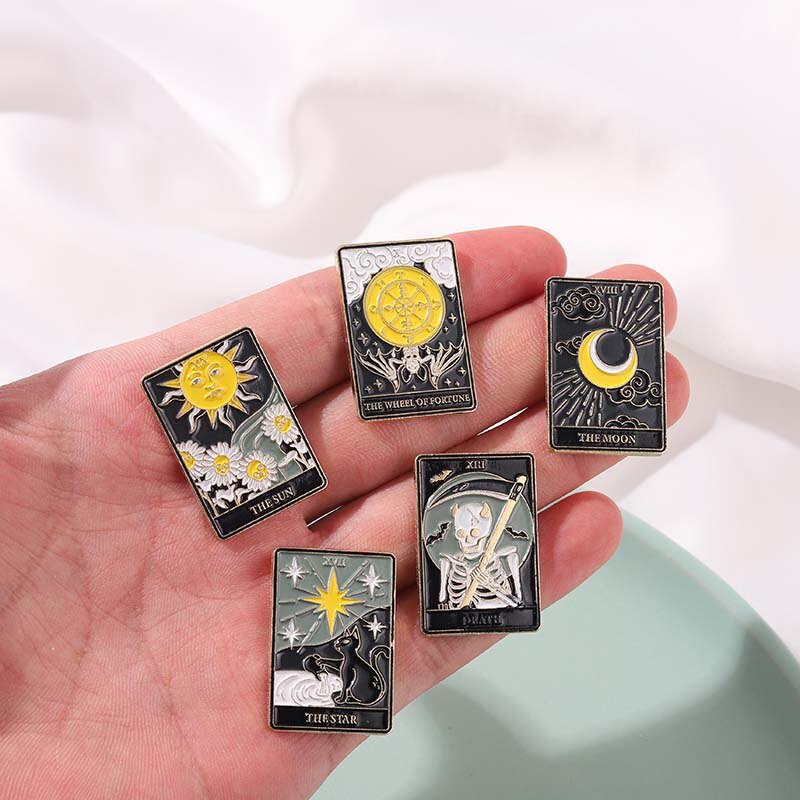 Tarot Enamel Pins Sun Moon Stars Gothic Skeleton Lover Brooches Lapel Badges Bag Punk Dark Witch Jewelry Gift for Kids