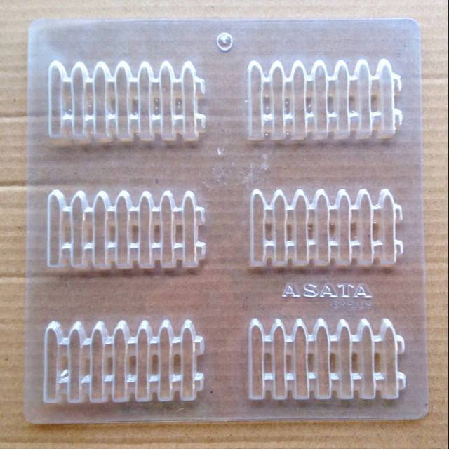 Cetakan coklat pagar mika 6 lubang