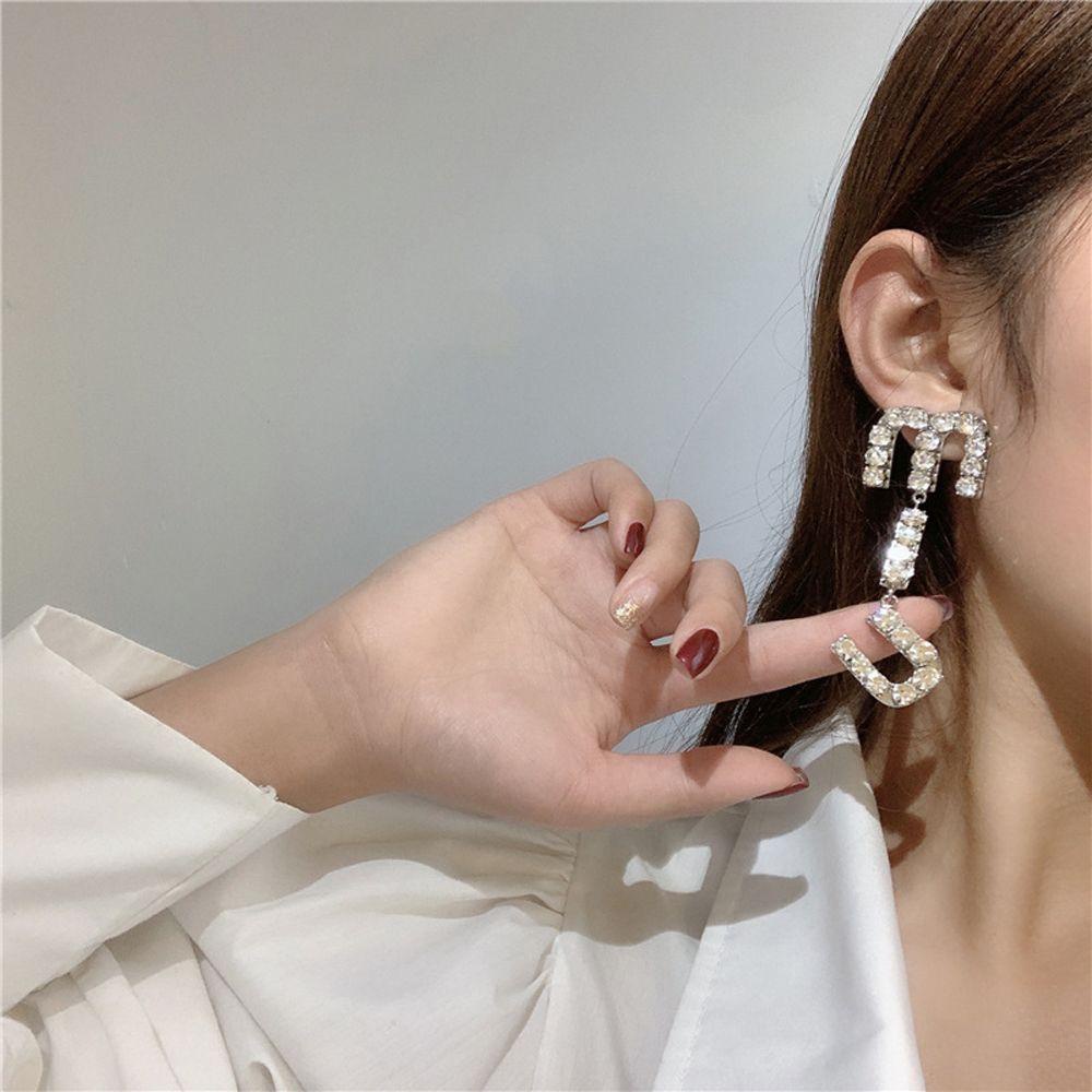 Mxbeauty Anting Wanita Trendi Mewah Bentuk Bintang Elegan Fashion Jepang Asimetris