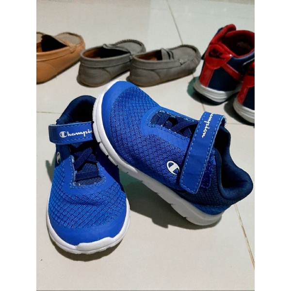 preloved sepatu anak champion