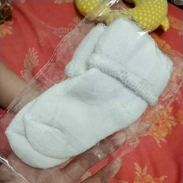  Kaos  Kaki  dengan Bahan Tebal dan Hangat Warna Permen untuk 