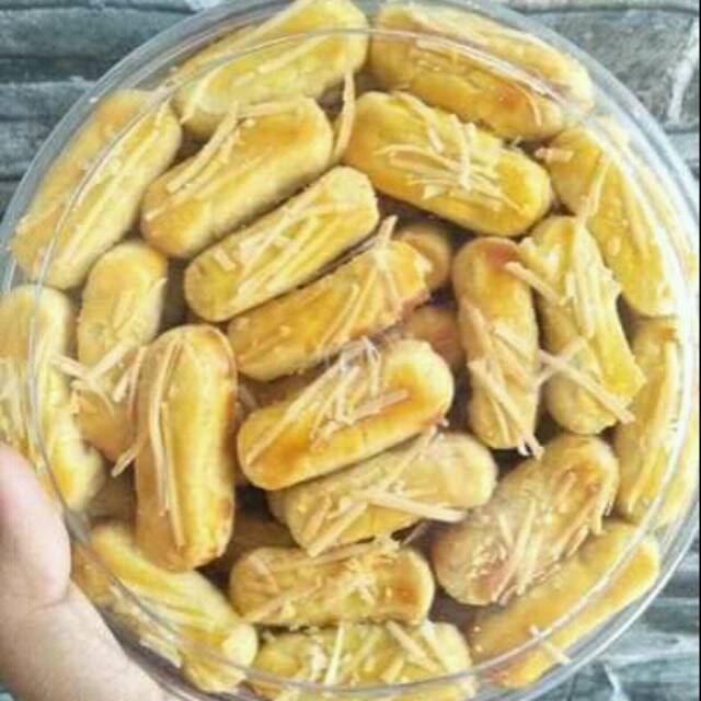 

Kue kering kastengel kemasan 500gr