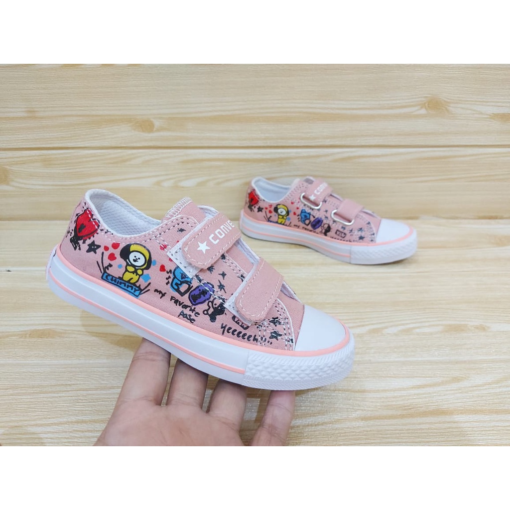 SEPATU ANAK PEREMPUAN | SEPATU SNEAKERS ANAK PEREMPUAN | SEPATU ANAK UMUR 1 2 3 4  5 6 7 TAHUN | SEPATU ANAK KARAKTER BTS/BT21 WARNA PEACH SIZE 21-35