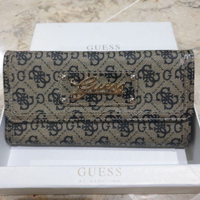 Preloved Guess Wallet / Dompet Wanita with Box