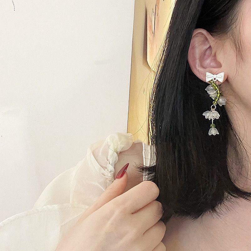 Anting Tusuk Gantung Desain Bunga Lily Hijau Gaya Korea Untuk Wanita