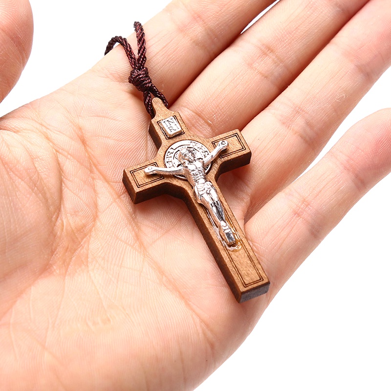 Kalung Liontin Salib Yesus Bahan Kayu Metal Gaya Retro