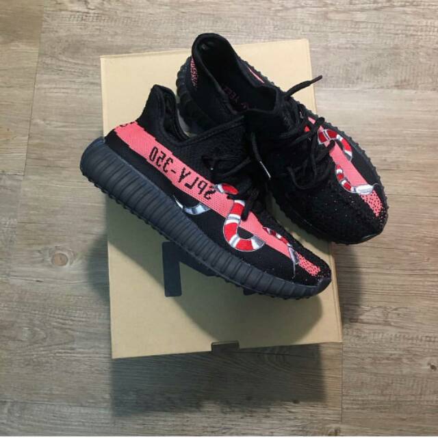 Sepatu Yeezy Snake
