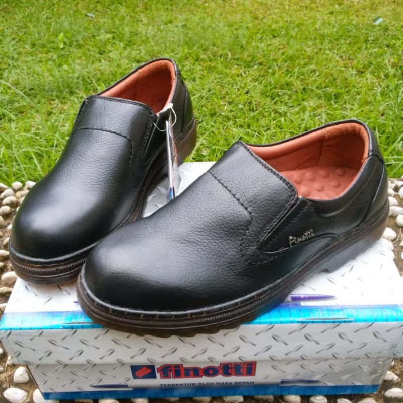 Sepatu kantor Finotti 93792