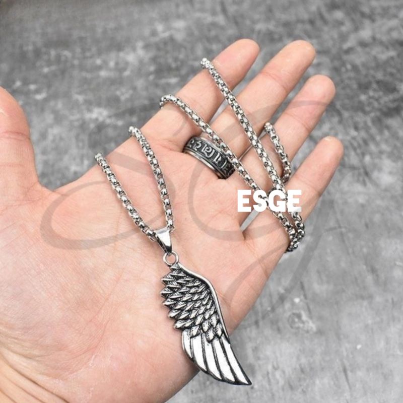 ESGE KALUNG PRIA SAYAP SILVER PUTIH TITANIUM PRIA TRENDY RANTAI KOREA JAPAN STREET STYLE