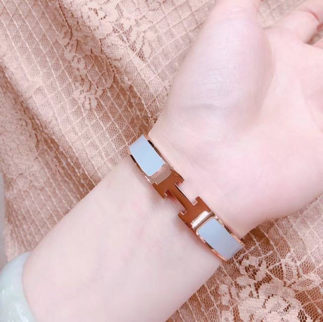 Gelang wanita / gelang titanium anti karat / gelang fashion / aksesoris gelang / gelang  tangan