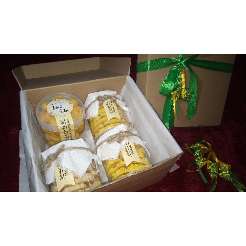 

Hampers kue lebaran/gift box/parcel lebaran