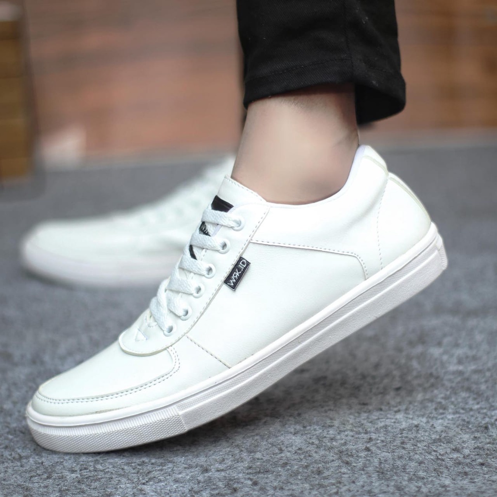 WENLY Sepatu Kasual Sneakers Pria Kulit Pu Simple Murah Original Main Gaya Hangout Trendy