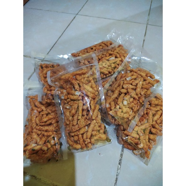 

Basreng (baso goreng ikan) ✨ khas Bandung Ready stok bisa cod