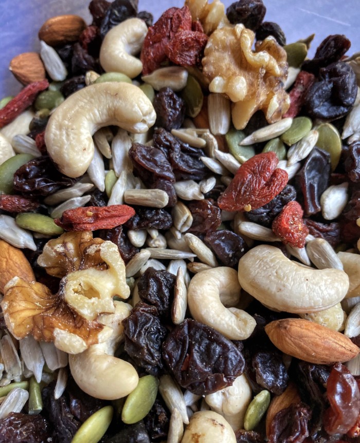 

TRAIL MIX NUTS SEEDS (Goji Berry, Almond, Mete, Kismis) 500 gr