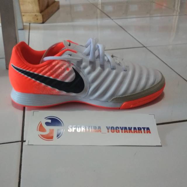 Sepatu Futsal Nike Tiempo Legend 7 Academy / Orange