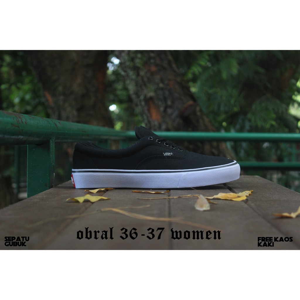 SEPATU WANITA VANS AUTHENTIC FULL BLACK HITAM POLOS WHITE PUTIH OLDSKOOL CASUAL ICC IFC DT