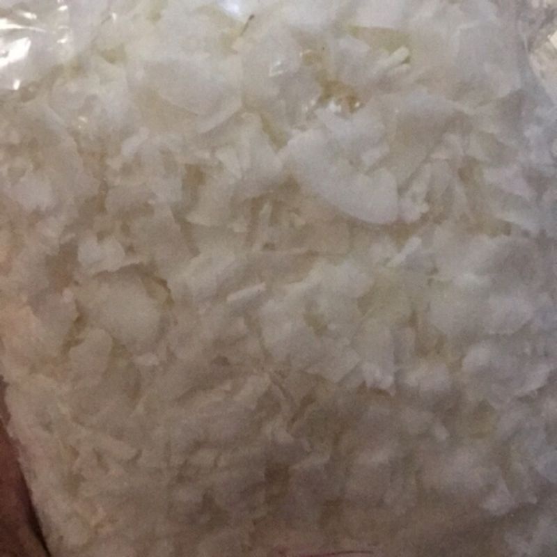 

coconut flakes