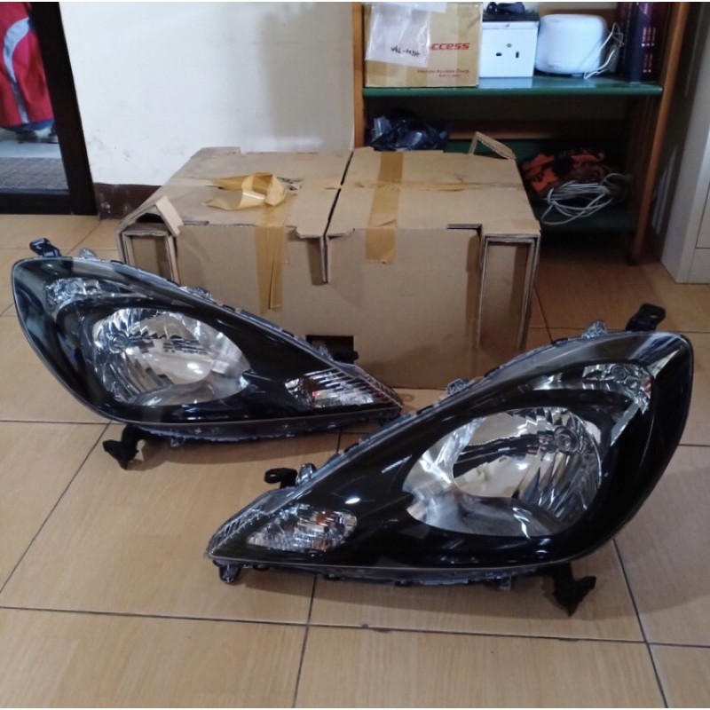 Headlamp / Lampu Depan HND Jazz GE8 Black 2013 .