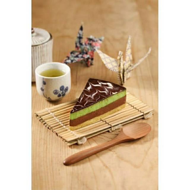 

BOGA KITCHEN DESSERT Avocado Chocolate Cake
