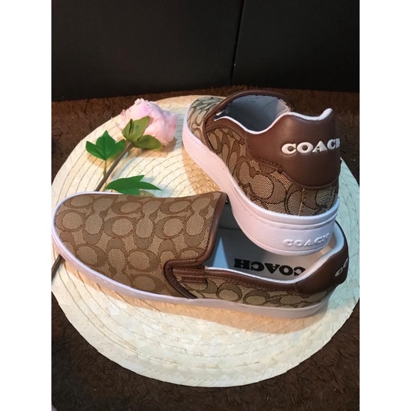Sepatu Coach Slip On