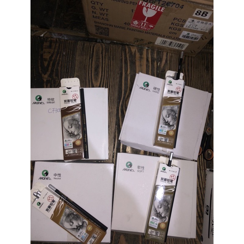 

maries charchoal regular pencil c7300-2 soft,7300-4 neutral,7300-6 soft,c7300-8 super soft satuan