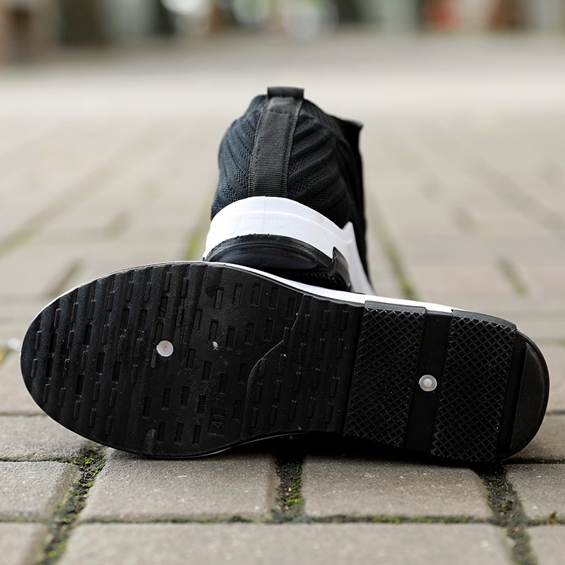 Leedoo Sepatu Pria Sneakers Slip On Casual Sport Running Shoes Hitam Polos MR102-7