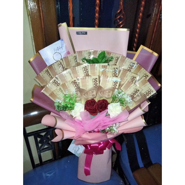 

(CHATT ADMIN SEBELUM ORDER) Buket uang 5000an 20 Lembar/buket ulangtahun/anniversary/wisuda/dll