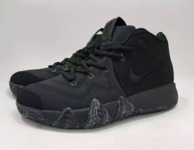 kyrie 4s black