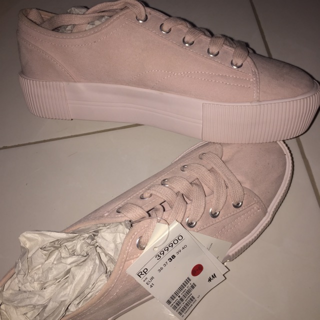 Sepatu H&M