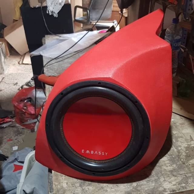 Paketan box sudut calya plus subwoofer embassy 1225
