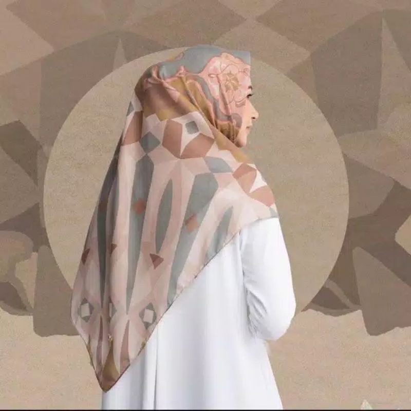 preloved kyra scarf heaven lights. taffy