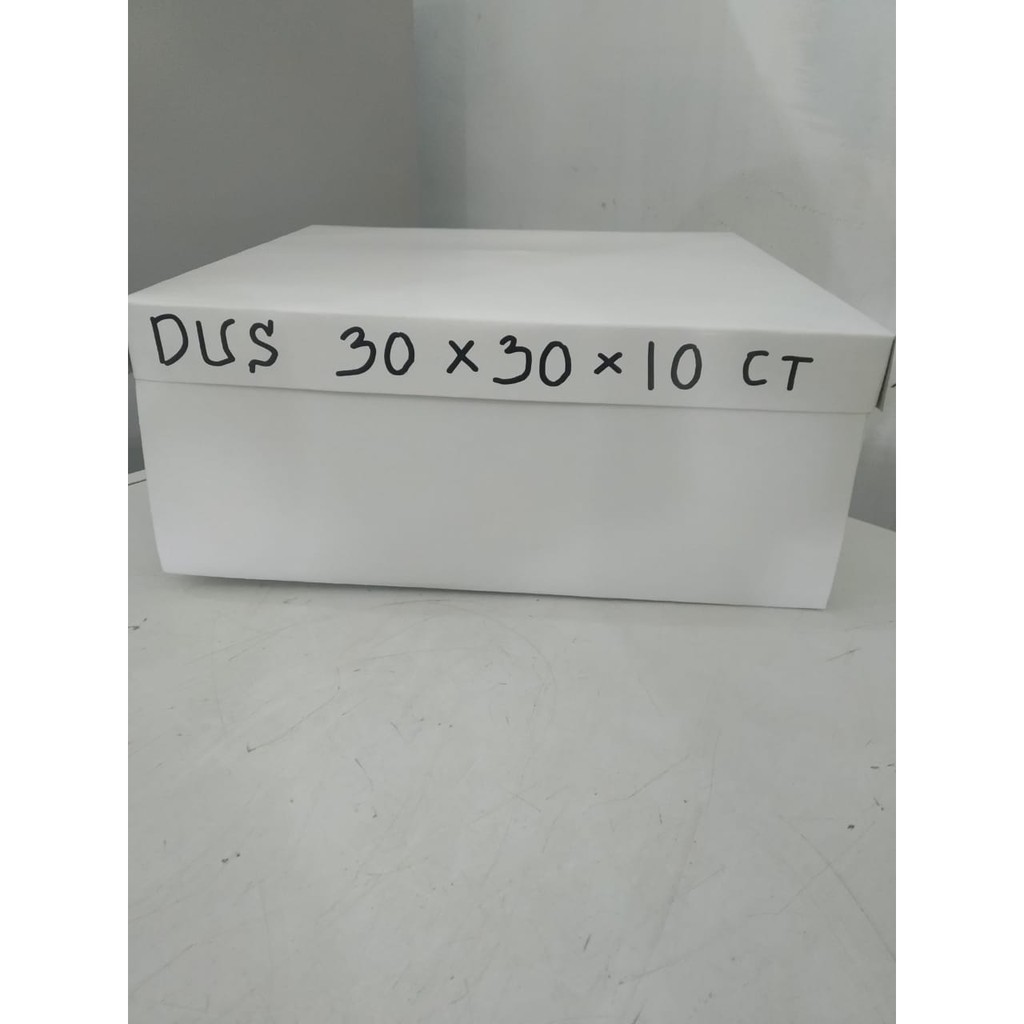 

Dus Makan Roti Putih Kilap Coated 30x30x10 Tebal 400 Gr