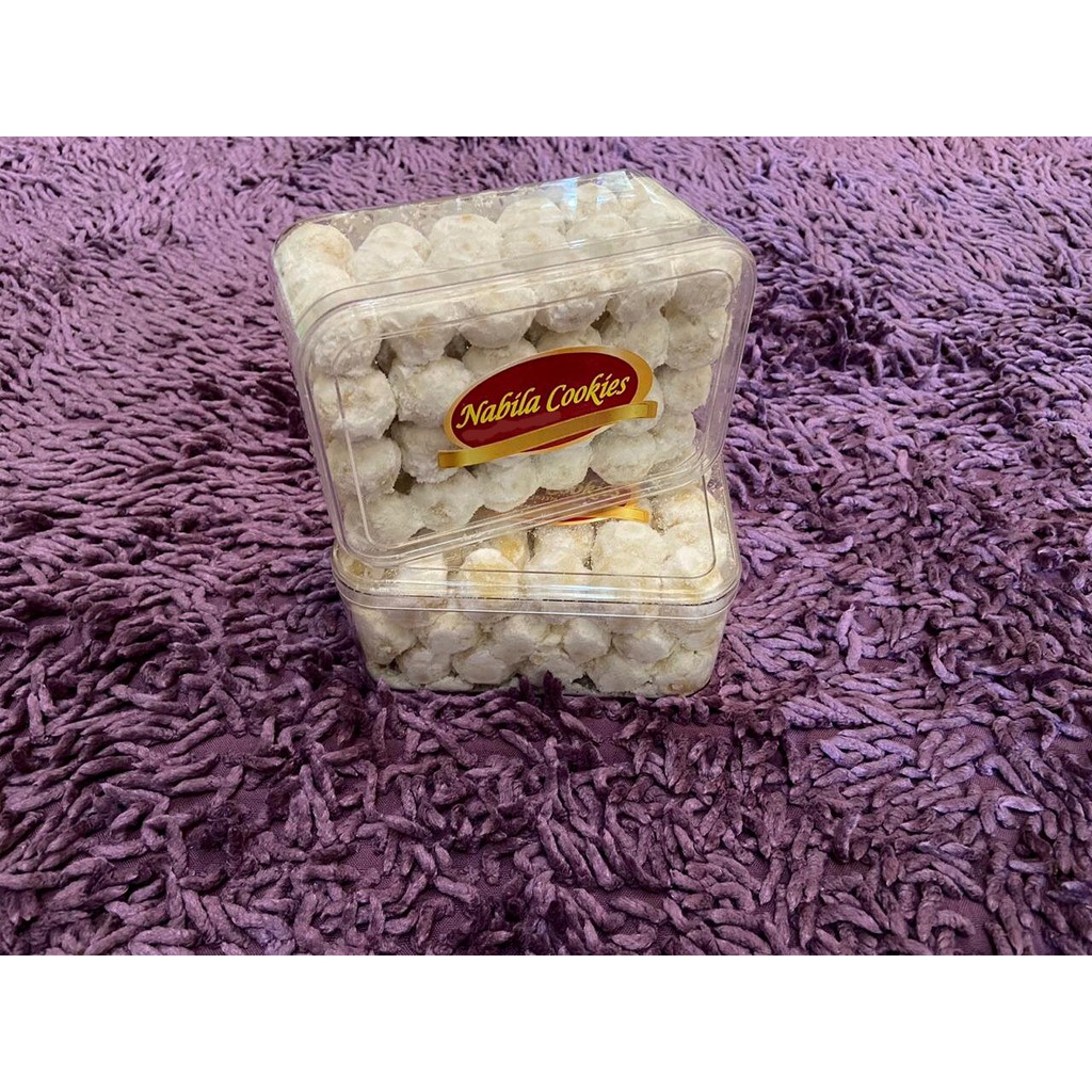 

KUE LEBARAN PREMIUM BANDUNG - PUTRI SALJU (ISI KACANG MEDE) BY NABILA COOKIES