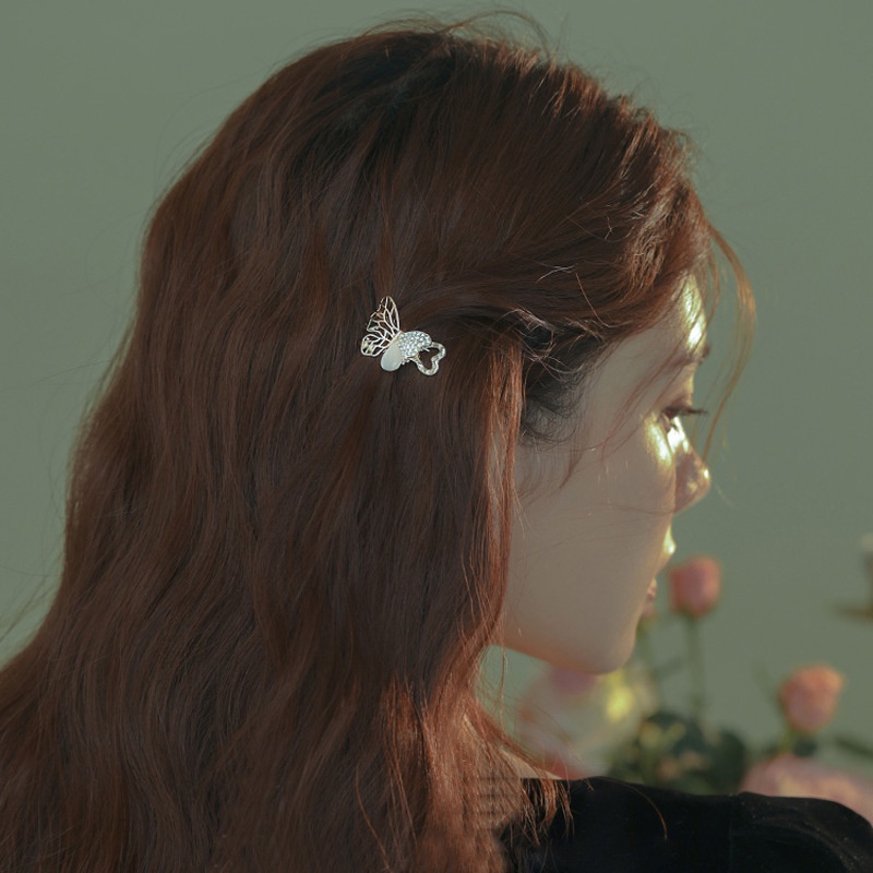 Jepit Rambut Bentuk Kupu-Kupu Asimetris Aksen Opal + Berlian Imitasi Untuk Aksesoris Wanita Butterfly