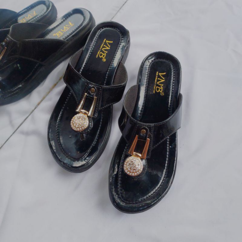 Sandal Jepit Wanita Bahan Glossy Tatakan Tebal (Agnes)