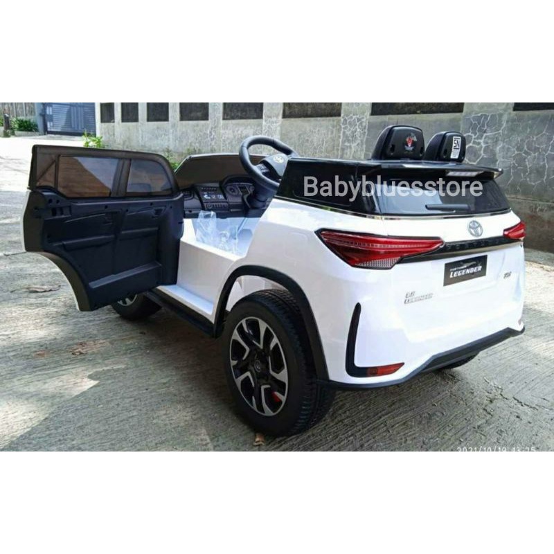 Mainan Mobil aki Anak TOYOTA FORTUNER LEGENDER M7588 with remote control - Putih)-3