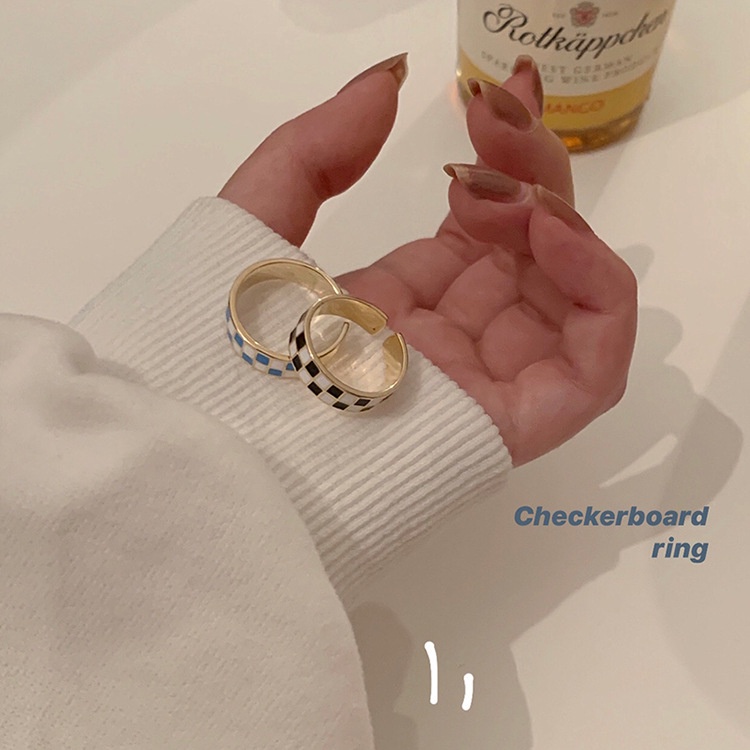Cincin Model Terbuka Desain Papan Catur Warna Hitam Biru Adjustable Untuk Wanita Korea Dalika