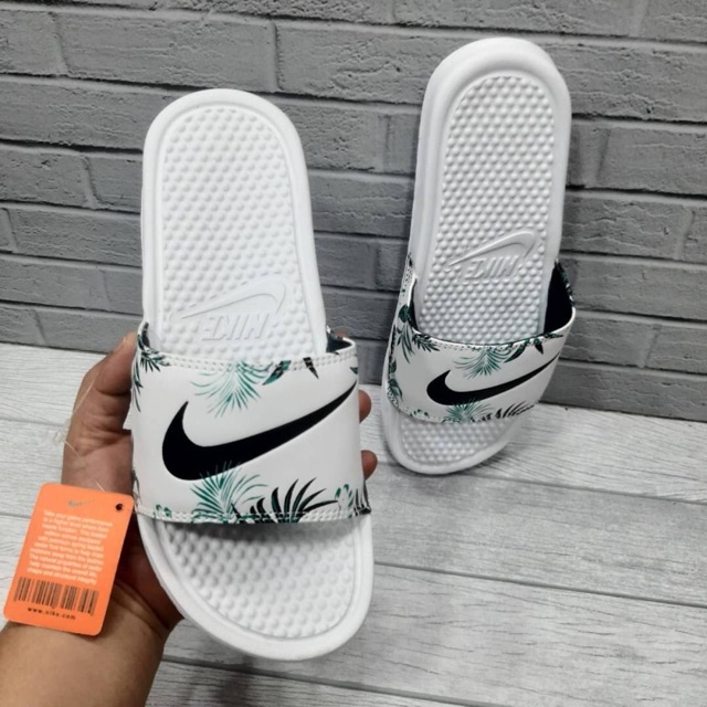 Sandals Nike Motif || for women