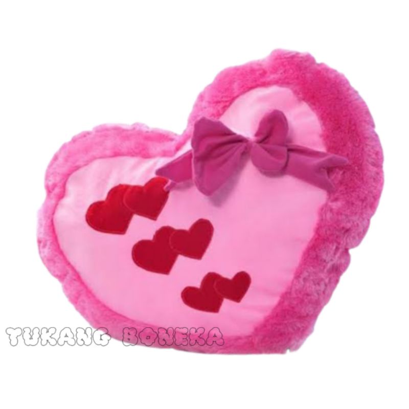 Bantal Love Pita Bulu Ukuran L 35cm