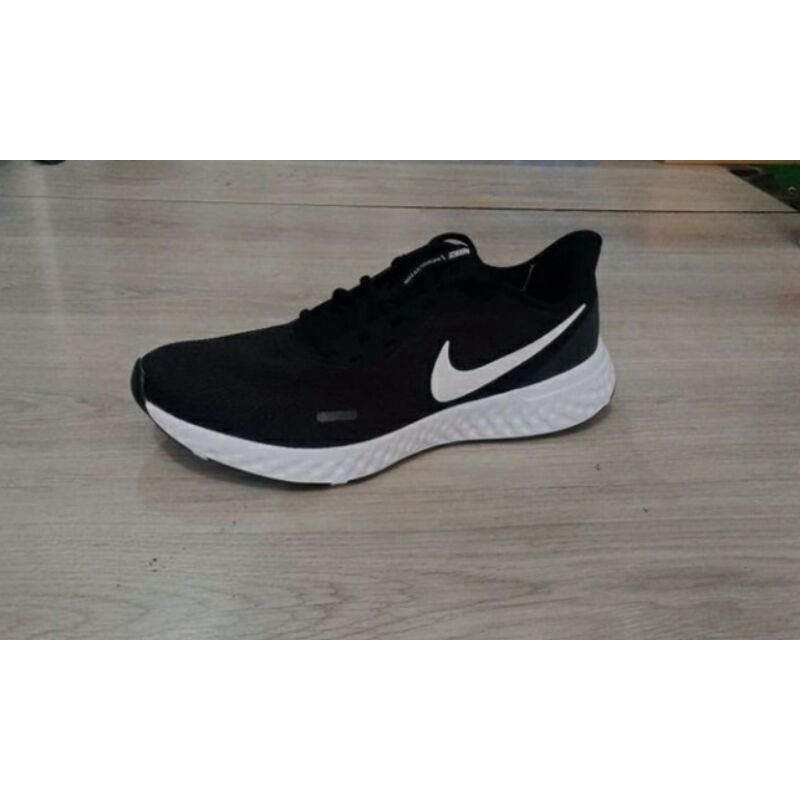 SEPATU-NIKE-ORIGINAL-REVOLUTION 5