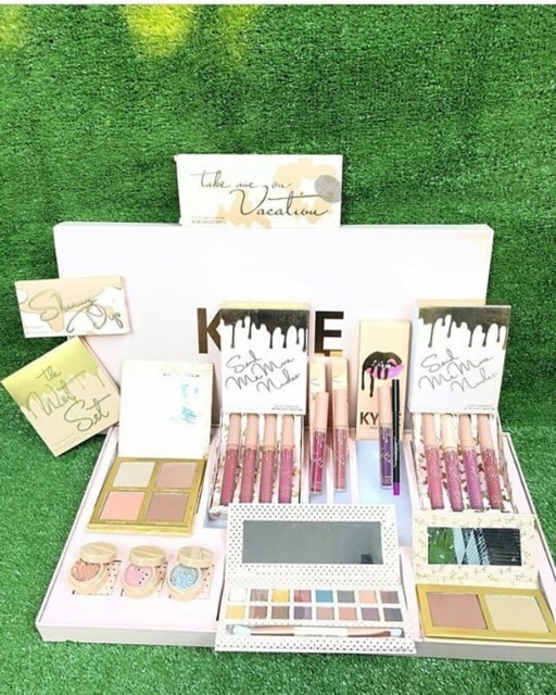 PAKET MAKEUP KYLIE / PAKET MAKEUP SESERAHAN KOMPLIT / PAKET MAKEUP HANTARAN PERNIKAHAN