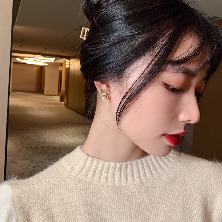 Sterling silver jarum gaya Korea Pearl butterfly sederhana anting-anting baru anggun online influenc