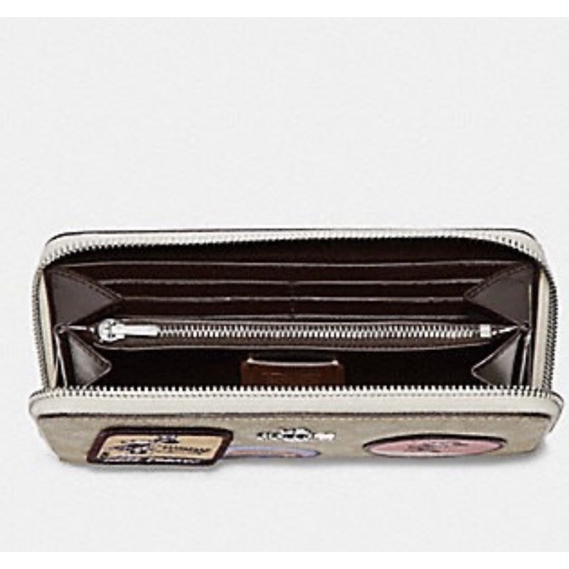 COACH ACCORDIN ZIP WALLET IN SIGNATURE CANVAS WITH PATCHES - 2 COLOR