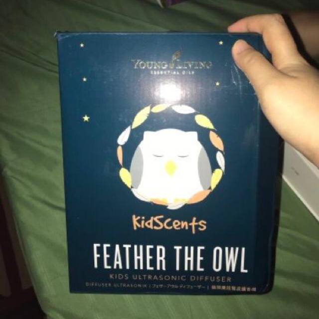 Paket difuser Young Living dan Oil, produk preloved lengkap beserta oil dengan berbagai macam aroma.