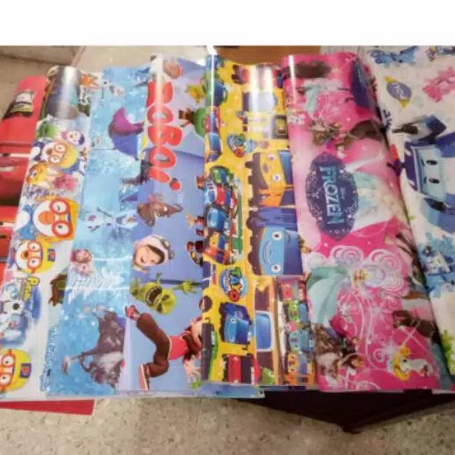 

Kertas kado berbagai macam jenis karakter 6.000 dapat 5 lembar ya